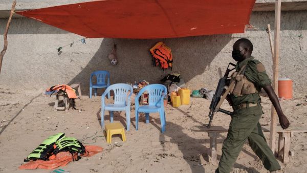 هجوم انتحاري على فندق يقيم فيه مسؤولون حكوميون في مقديشو