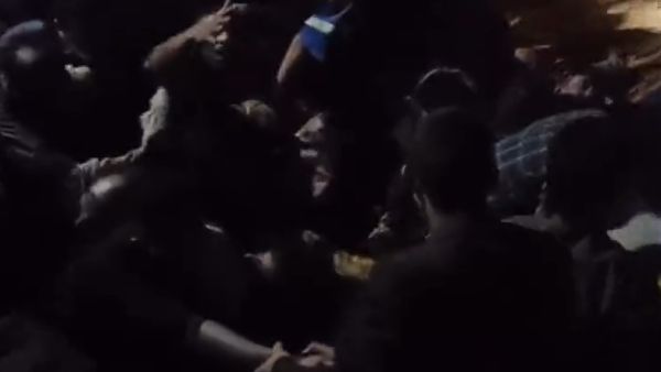 عشرات القتلى ومئات الجرحى في تدافع خلال توزيع مساعدات بالعاصمة اليمنية