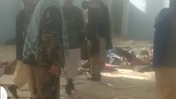 عشرات القتلى والجرحى بتفجير مدرسة للقرآن شمالي أفغانستان