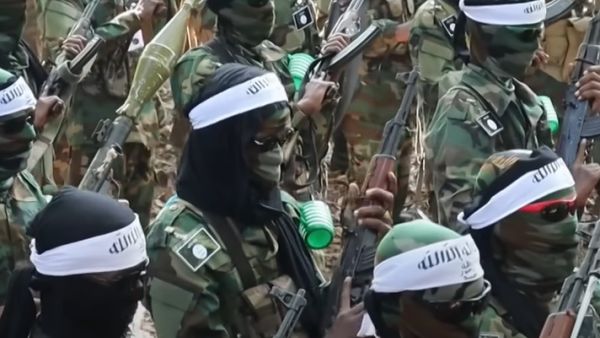 عشرات القتلى والجرحى بهجوم دام لحركة الشباب على فندق في الصومال