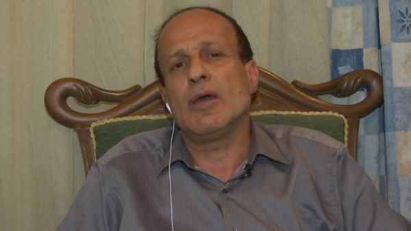 مواجهة على الهواء بين استاذ جامعي وطالبات يتهمنه بالتحرش 