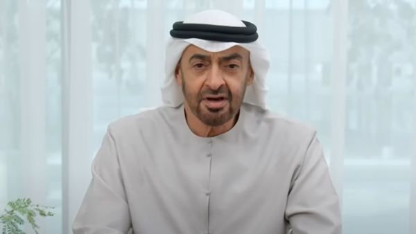 محمد بن زايد يعين نجله خالد ولي عهد لأبو ظبي 