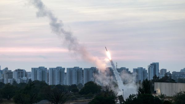 22 شهيدا مع استمرار القصف المتبادل بين اسرائيل والمقاومة في غزة