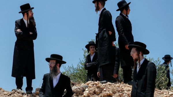 أحد أبرز أطباء إسرائيل يدعو لمنع الفلسطينيين من الإنجاب