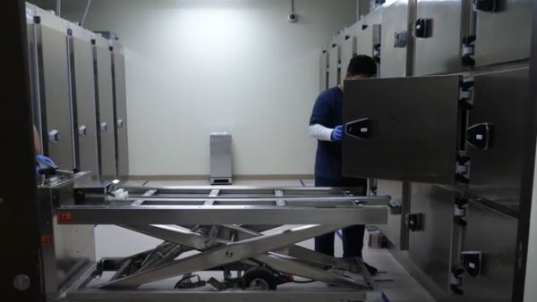موظفة مشرحة تنشر صور الجثث على الإنترنت