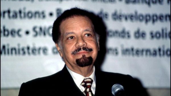 وزير البترول السعودي الأسبق أحمد زكي يماني