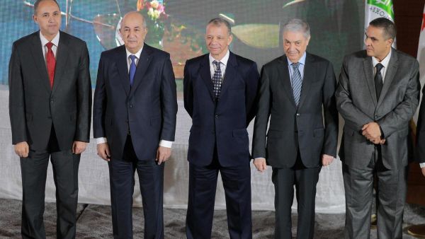 مرشحو انتخابات الرئاسة الجزائرية يوقعون "ميثاق اخلاق"