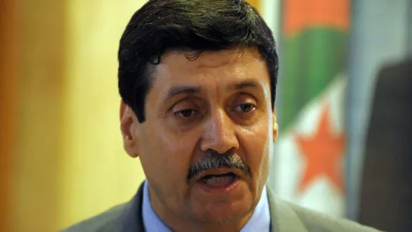 وزير المجاهدين الجزائري طيب زيتوني