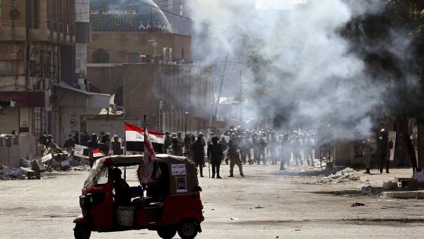 اشتباكات جديدة بين قوات الامن والمتظاهرين ببغداد