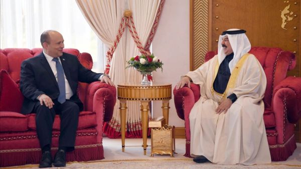 ملك البحرين يستقبل بينيت وولي العهد يقبل دعوة لزيارة إسرائيل