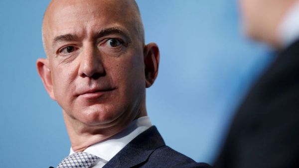 جيف بيزوس الرئيس التنفيذي لشركة أمازون