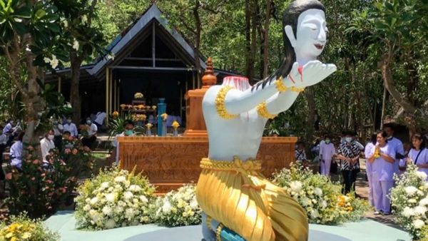 سعيا لحياة أفضل بعد الموت.. راهب بوذي يقطع رأسه بنفسه!