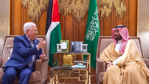 ولي العهد السعودي الأمير محمد بن سلمان خلال ا ستقباله الرئيس الفلسطيني محمود عباس الخميس 