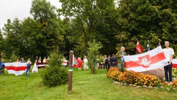 سكان دول البلطيق يتضامنون مع بيلاروس