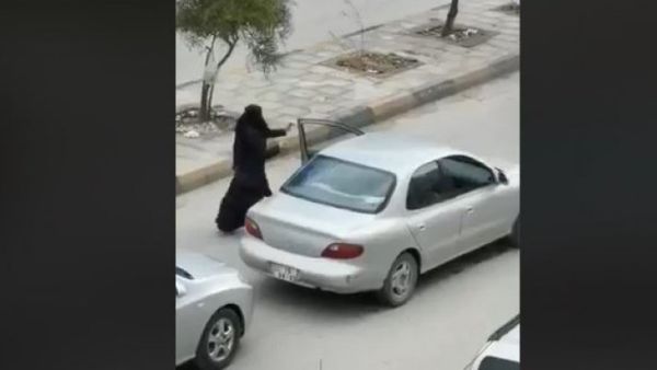 الاردن: اعتقال متنقبة خرقت حظر التجول لترقص بالشارع العام