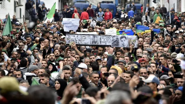 الجزائريون يواصلون التظاهر رفضا لانتخابات الرئاسة
