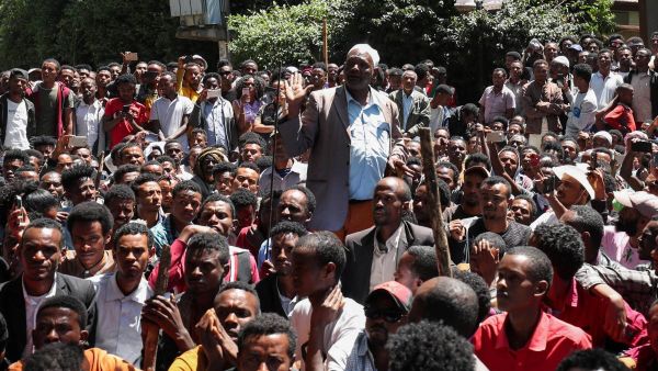 قتلى وجرحى باحتجاجات في إثيوبيا بعد مقتل مغن شهير