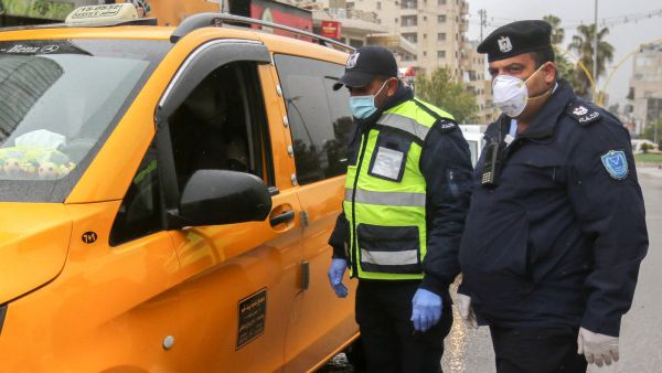 سجل قطاع غزة فجر الأحد أول إصابتين لرجلين عائدين من باكستان