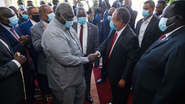 حمدوك يستقبل قادة المتمردين لأول مرة منذ توقيع اتفاق السلام