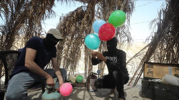 البالونات الحارقة تعاود الانطلاق من غزة باتجاه اسرائيل
