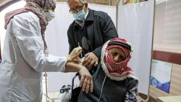 عزوف عن تلقي لقاح كورونا في اوساط فلسطينيي القدس وإسرائيل