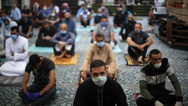 مساجد الأردن تفتح أبوابها أمام المصلين