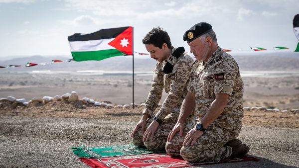 الملك عبد الله يزور الغمر 