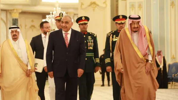 الملك سلمان خلال استقباله عبد المهدي