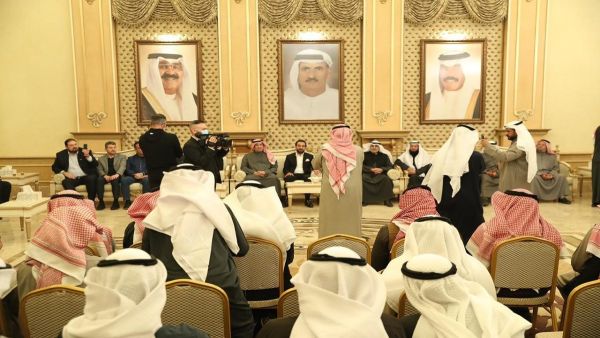 ما قصة حقائب الهدايا التي تلقاها نواب عراقيون في الكويت