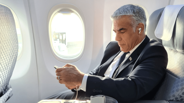 وزير الخارجية الإسرائيلي يائير لبيد