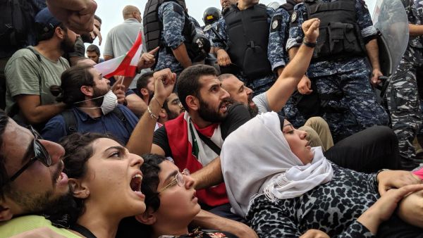 الأزمة في لبنان وصلت إلى طريق مسدود 