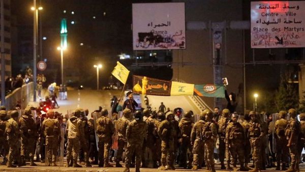 الجيش اللبناني يشتبك مع محتجين على تكليف دياب بتشكيل الحكومة