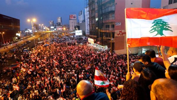 الاحتجاجات تتواصل في لبنان