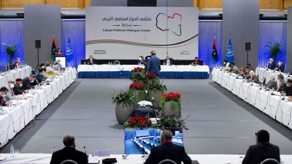 ملتقى الحوار الليبي يبدأ التصويت لانتخاب مجلس الرئاسة المؤقت