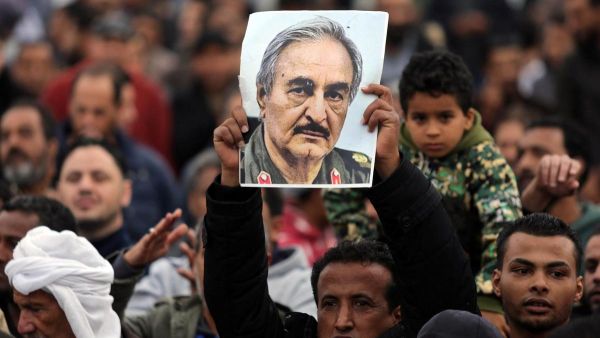 تظاهرة مؤيدة للمشير خليفة حفتر في بنغازي