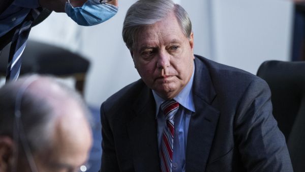 ليندسي غراهام حليف ترامب مهدد بفقدان مقعده في مجلس الشيوخ