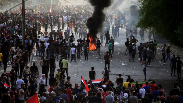 ثمانية قتلى مع تجدد للاشتباكات بين الشرطة والمحتجين ببغداد