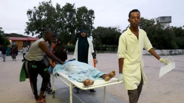 28 إصابة في انفجار أعقبه اطلاق نار بفندق في مقديشو