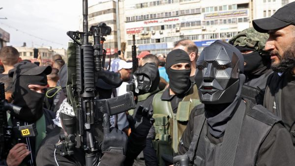 طعن مستوطن وإصابة عشرات الفلسطينيين بمواجهات في الضفة