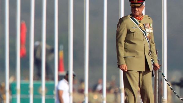 قائد الجيش الباكستاني في السعودية سعيا لإصلاح العلاقات