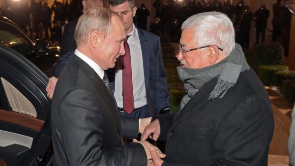 محمود عباس يستقبل بوتين في بيت لحم