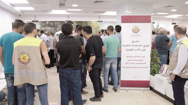 مساعدات قطرية ل60 ألف أسرة في قطاع غزة، بواقع 100 دولار للأسرة الواحدة