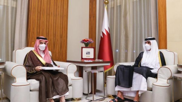أمير قطر يتسلم دعوة من الملك سلمان لزيارة السعودية‎