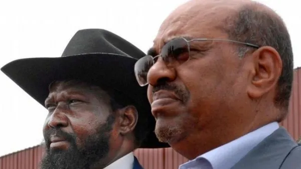 الرئيس السوداني المخلوع عمر البشير (يمين) ورئيس جنوب السودان سالفا كير