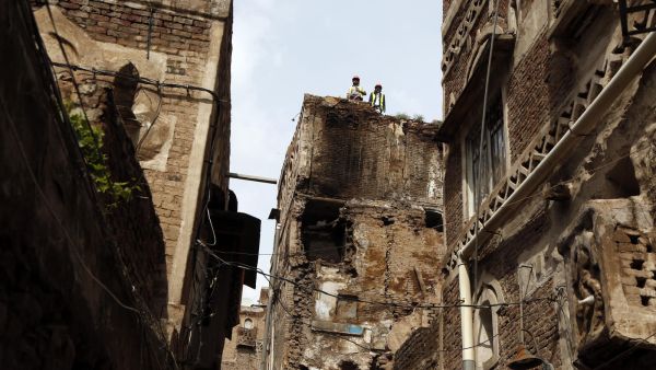 تهدم عشرات المنازل جراء سيول جارفة في صنعاء القديمة