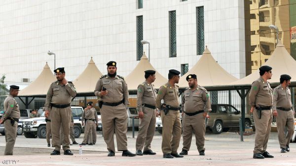 رجال شرطة سعوديون
