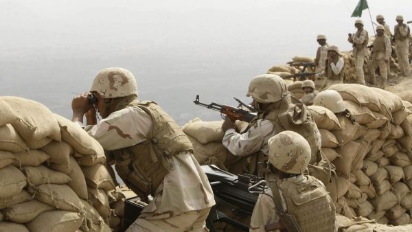 قوات سعودية على الحدود مع اليمن