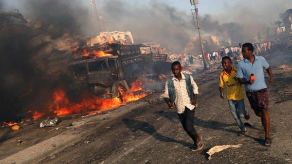 عشرات القتلى بينهم قادة عسكريون في تفجير انتحاري استهدف رئيس وزراء الصومال