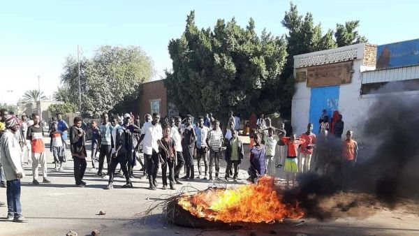 مواجهات بين الشرطة ومحتجين على تردي الأوضاع الاقتصادية بمدينة نيالا