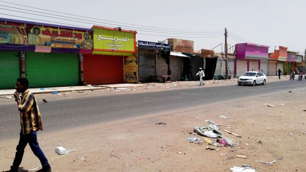 متاجر مغلقة في ثالث ايام العصيان المدني في السودان